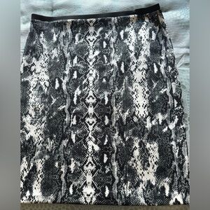 Straight skirt, knee length, snakeskin print